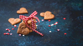 Chocolate dog bow hearts confetti - confetti free wallpaper for desktop