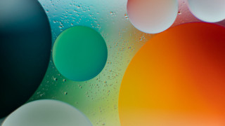 Colorful bubbles water surface holography - yellow free wallpaper