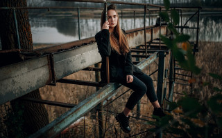 Woman tree water portrait denim - artur tarnowski free wallpaper