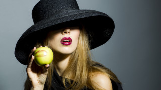 Woman hat lipstick apple smile - didier mouron free wallpaper