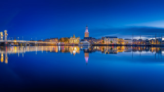 City skyline bridge clock tower - a bridge over a body of water free wallpaper for desktop