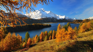 Lake trees mountain clouds autumn - a lake free wallpaper