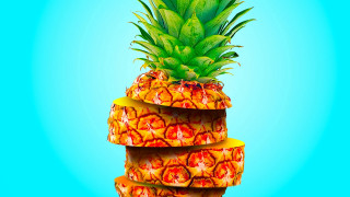 Pineapple stack blue background yellow - a pineapple free wallpaper