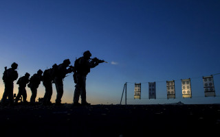 Soldiers silhouette sunset flags outdoors - a group of soldiers free wallpaper