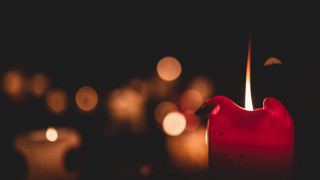 Candle red candleholder blurry background - a candle free wallpaper for desktop