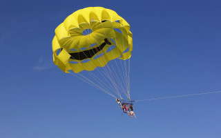 Parasailing smile blue sky cloud - blue sky free wallpaper for desktop