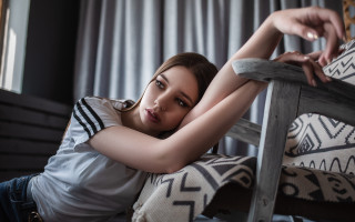 Elina karimova portrait asian brown - the back of the chair free wallpaper