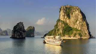 Boat mountain rock ruins scenery - floating free wallpaper