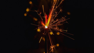 Sparkler dark night sparks moon - the dark free wallpaper