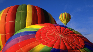Hot air balloons blue sky 3 - hot air balloon free wallpaper
