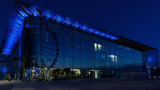 Large building ferriswheel blue lights - a ferris wheel free wallpaper for desktop