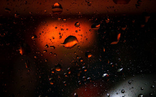Rainy window streetlight redlight night - free rain wallpaper