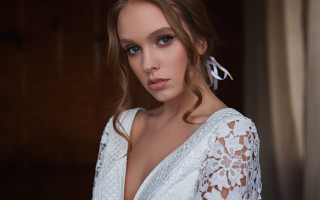 Elina karimova blue eyes white 2 - art nouveau free wallpaper