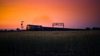 Train sunset tile shift city - a train free wallpaper for desktop