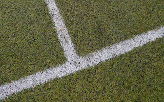 Green grass white line tilt - a green grass field free wallpaper