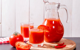 Tomato juice glass slice cutting - a cutting board free wallpaper