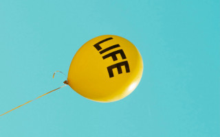 Yellow balloon life sky cloud - lifelike free wallpaper