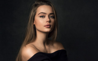 Elina karimova longhair blacktop portrait 2 - a black top free wallpaper for desktop