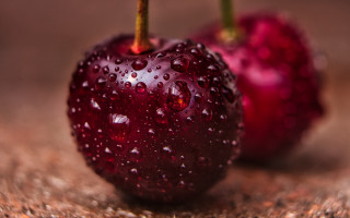 Red apples water droplets macro - a table top free wallpaper