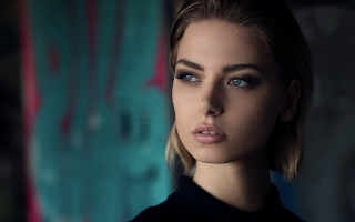 Woman blueeyes serious portrait blackshirt - andor basch free wallpaper for desktop