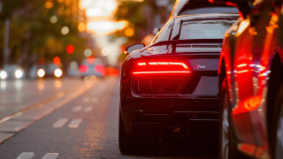 Night cars parked bokeh blur - the tail free wallpaper