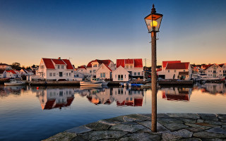 Lamp post river dock red - bascove free wallpaper for desktop