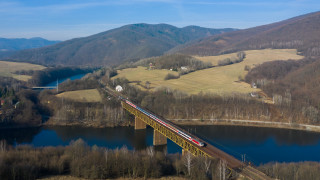 Mountain bridge train river lake - a train free wallpaper for desktop
