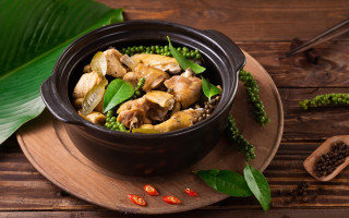 Bowl mushrooms greenbeans woodenplate spoon - a bowl of food free wallpaper