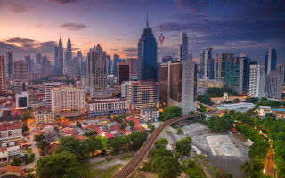 City skyline train bridge architecture 2 - a train free wallpaper for desktop