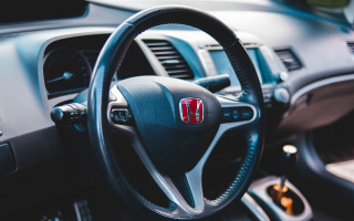 Car dashboard steeringwheel redbutton blackdashboard - a car dashboard free wallpaper