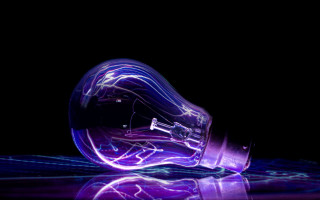Light bulb purple reflection holography - a light bulb free wallpaper for desktop