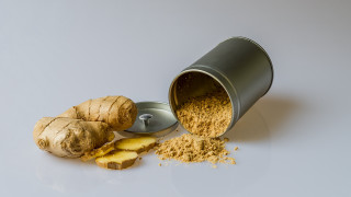 Ginger root ginger powder background - product photography free wallpaper