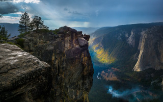 Cliff river rainbow mountain valley - a valley below free wallpaper