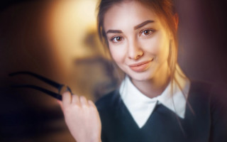 Elina karimova scissors smile portrait - a pair of scissors free wallpaper for desktop