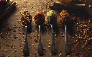 Spoons spices fire embers blurry - professional food photography free wallpaper