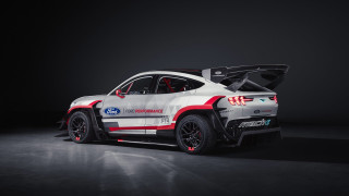 White car red stripe futuristic - a red stripe free wallpaper