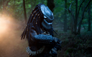 Predator suit man flashlight forest - weta digital free wallpaper for desktop