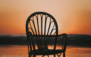 Beach sunset chair reflection minimalism - esao free wallpaper for desktop