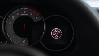 Speedometer closeup red needle white - needle free wallpaper