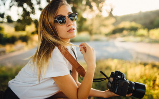 Eszter mattioni portrait blonde sunglasses - a camera free wallpaper