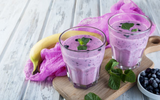 Blueberry smoothie banana mint cutting - synchromism free wallpaper