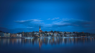 City hill church water night - a church free wallpaper