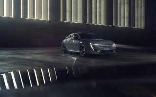 Dark car light shining window - space free wallpaper for desktop