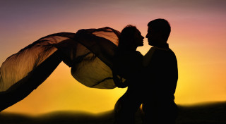 Man woman holding kite sunset - cinematic photography free wallpaper for desktop