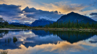 Mountain lake forest clouds sky 2 - a lake in the foreground and a forest in the background free wallpaper for desktop