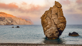 Large rock ocean beach mountain - exekia free wallpaper