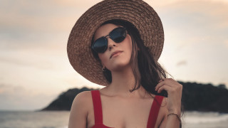 Beach sunset woman hat sunglasses - a hat and sunglasses free wallpaper