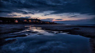 Beach houses night reflections matte - a few house free wallpaper