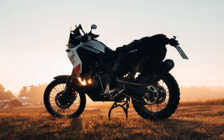 Motorcycle field sunshine fog tent - rim light free wallpaper