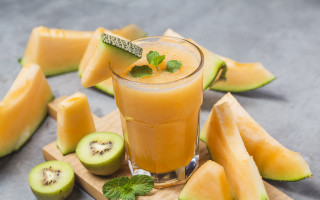 Orange juice kiwi mint cutting - a cutting board free wallpaper for desktop